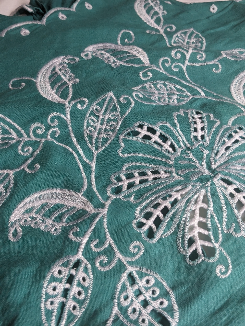 Christian Siriano Teal Embroidered Scallop-Cut Camisole - Picture 3 of 8